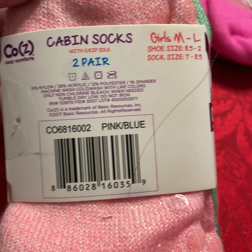 cozy comfy cabin socks with grip sole & aloe infused